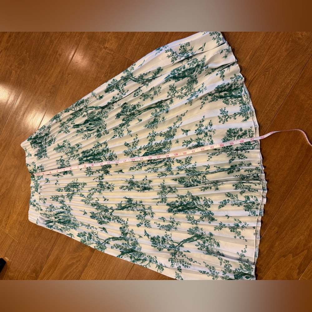 H&M pleated skirt
